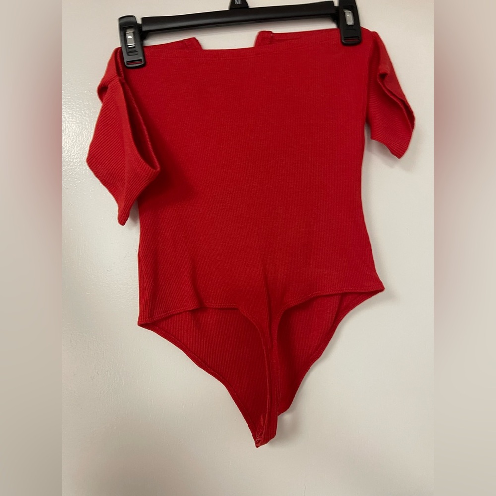 Express red Off the shoulder bodysuit size L - Picture 2 of 4